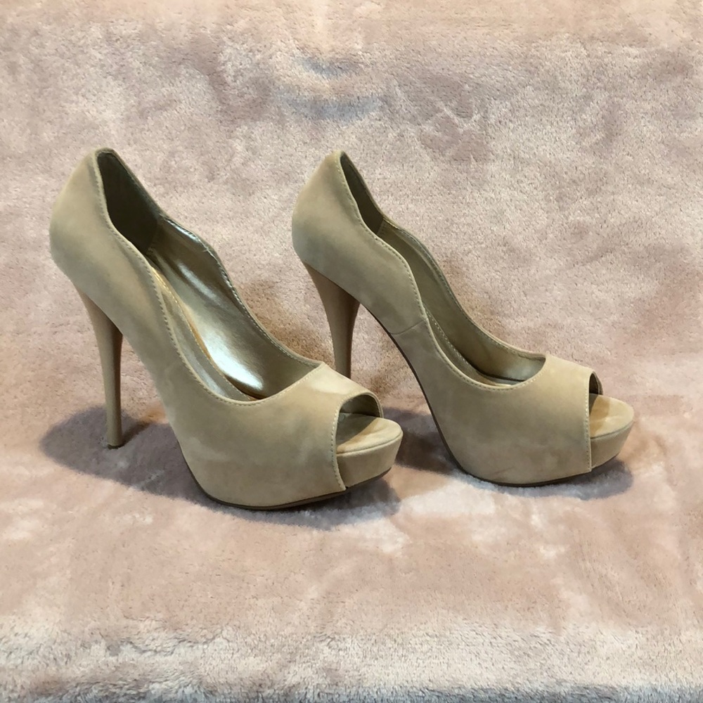Qupid faux suede high heels